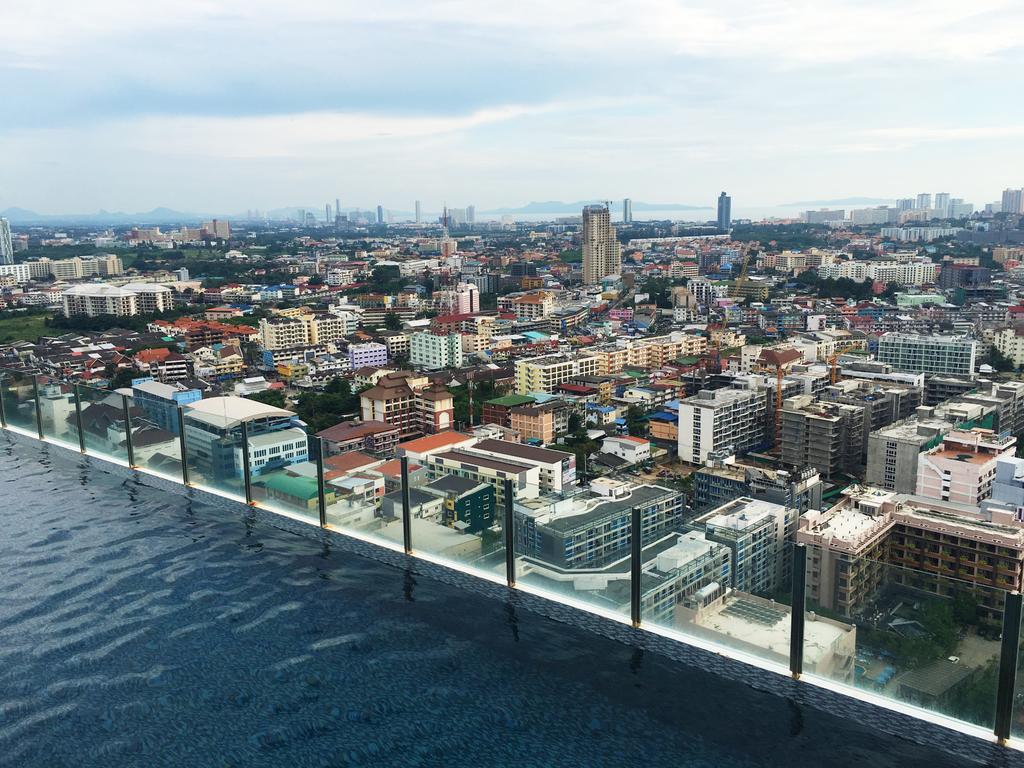 Llx Apartments At The Base Condo Pattaya Exterior foto